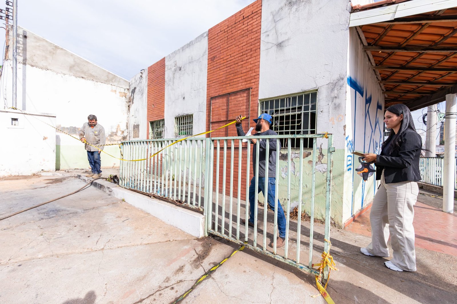 Prefeitura fecha casa em Cuiabá onde três pessoas foram assassinadas e inicia definição de novo uso