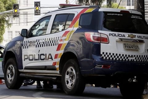 Jovem de 20 anos é presa após tentar matar o namorado com golpes de faca em Cuiabá