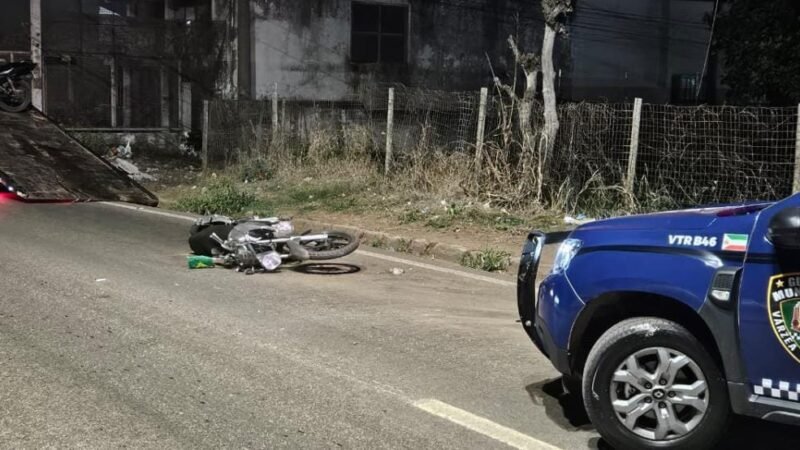 Motociclista morre após perder controle da direção e bater contra poste em avenida de Várzea Grande