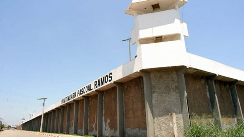 Mulher é levada ao hospital para retirar 300 gramas de droga que seriam entregues a detento