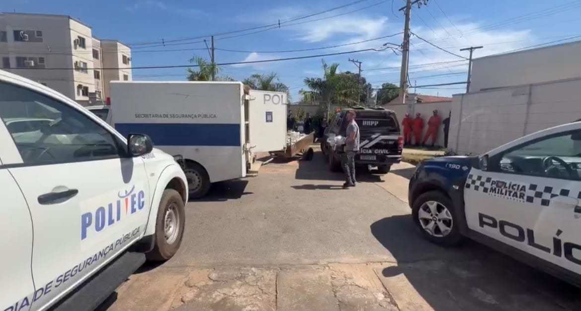 Bebê recém-nascido é encontrado morto em sacola na lixeira de condomínio em Várzea Grande