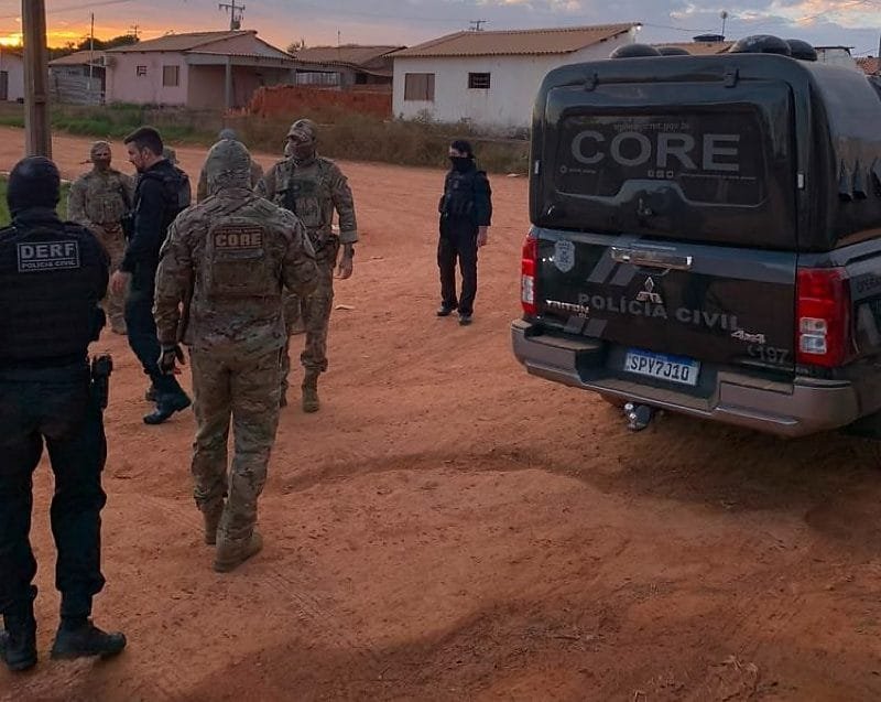PC prende cinco faccionados por extorquir comerciantes sob ameaça de morte em MT