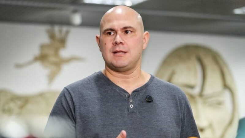 Abílio define Flávio Bolsonaro, Medeiros e Samantha Iris como prioridades