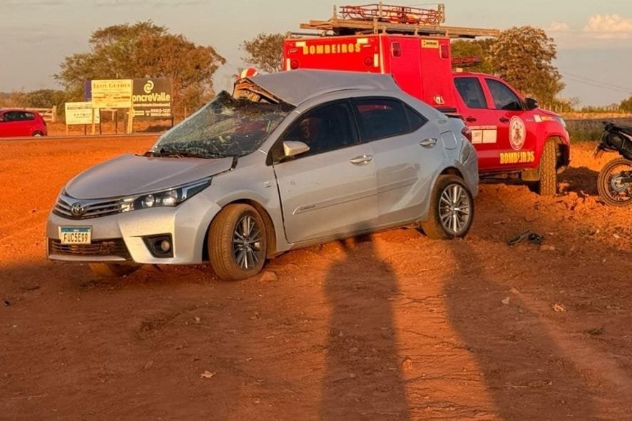 Funcionários da JBS morrem após carro tombar e bater de frente com carreta na BR-174