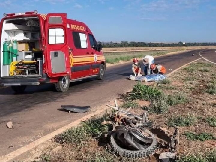 Motociclista de 64 anos morre ao colidir com caminhão em rodovia de Mato Grosso