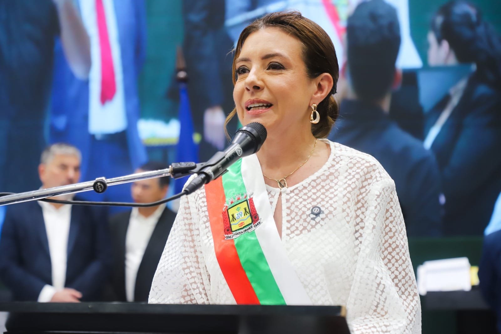 Flávia Moretti terá que escalonar salários de julho