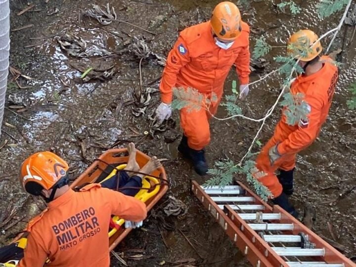 CBM resgata homem após queda de aproximadamente quatro metros de altura em rede pluvial