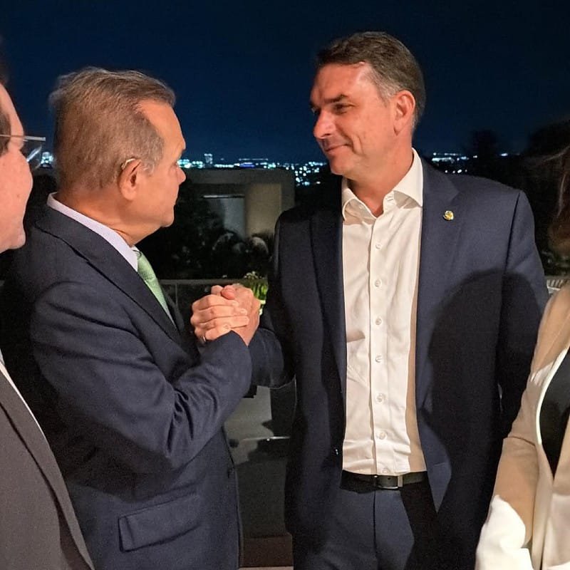 Abilio, Flávia e Cláudio vão conversar com Valdemar