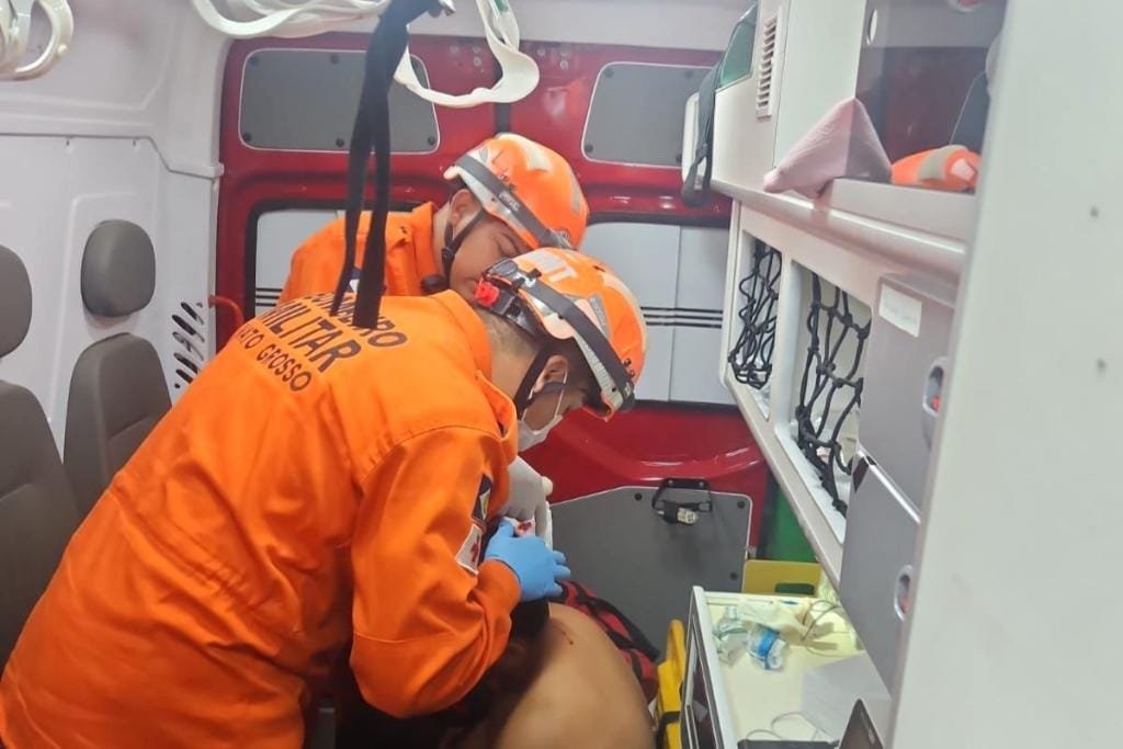 Corpo de Bombeiros socorre pré-adolescente de 11 anos atingido por coice de cavalo