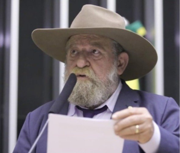 “Sabotam quem sustenta o Brasil”, diz Nelson Barbudo sobre corte no seguro rural