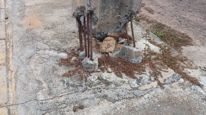 Moradores alertam para risco de acidente com poste de alta tensão no bairro 13 de Maio em Guarantã do Norte.
