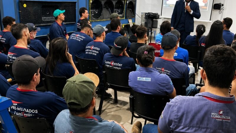 Grupo Lumicenter investe na qualificação de colaboradores com palestra sobre alta performance e crescimento profissional
