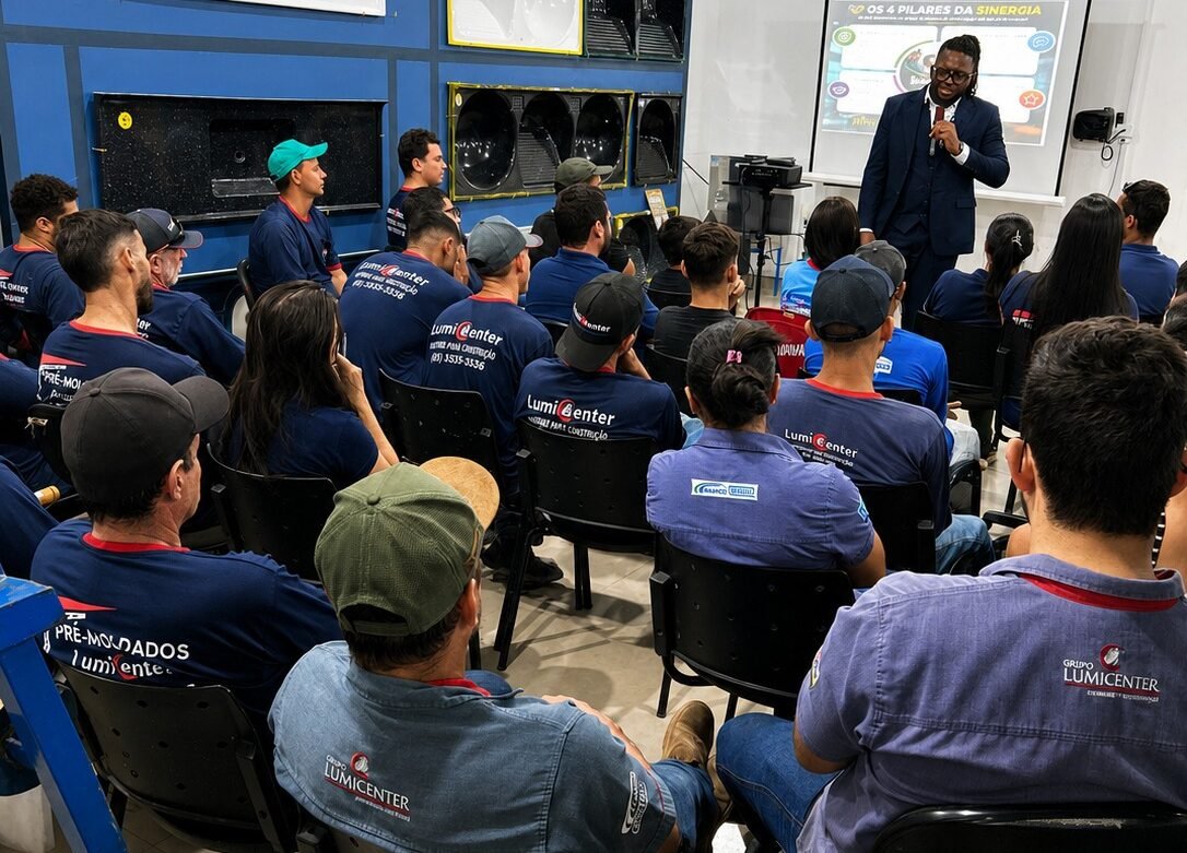 Grupo Lumicenter investe na qualificação de colaboradores com palestra sobre alta performance e crescimento profissional