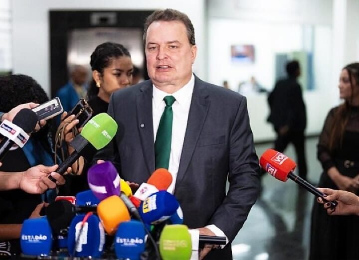Apoio a Pivetta depende do espaço político que será reservado ao Podemos, afirma Max Russi