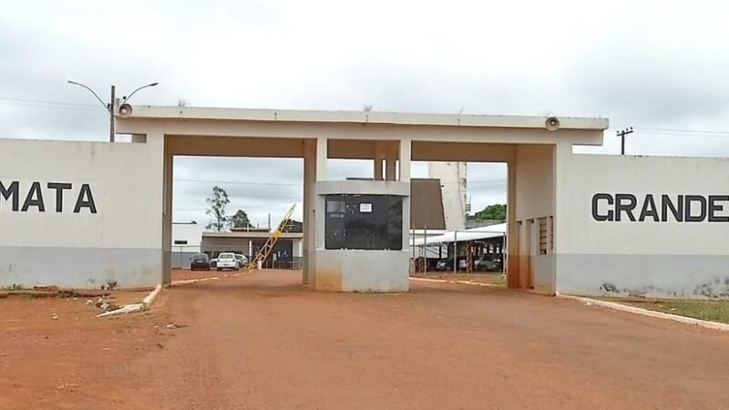 Policiais apreendem pacote com celulares entregue por drones em penitenciária de Mato Grosso