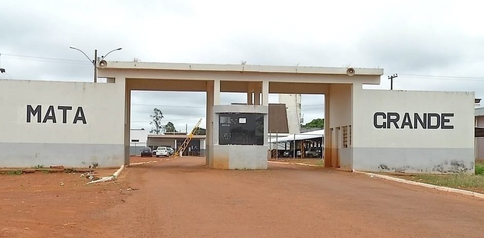 Policiais apreendem pacote com celulares entregue por drones em penitenciária de Mato Grosso