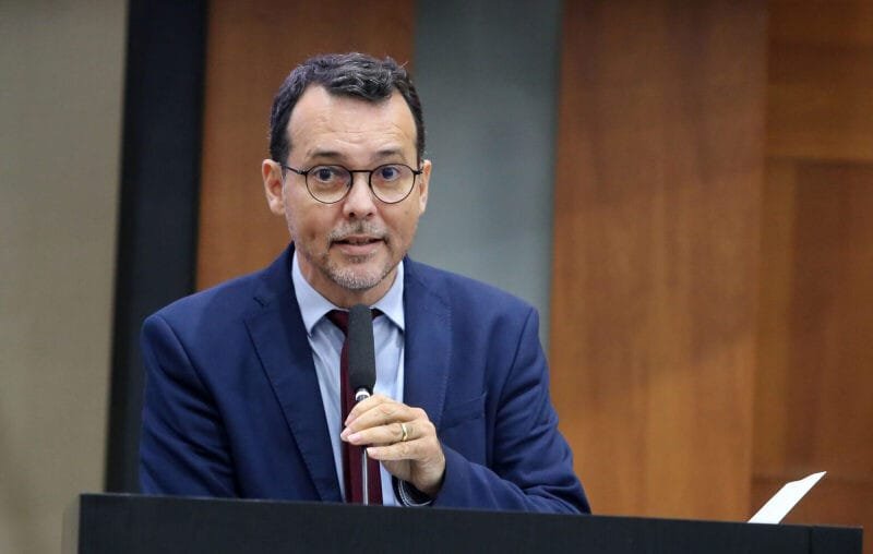 Deputado compara Pivetta com Abilio e vai acionar a Justiça por atraso nas obras do BRT