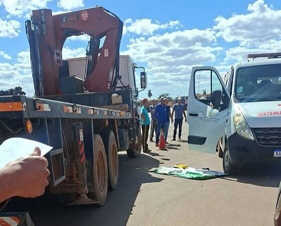 Idoso morre após ser atropelado por caminhão durante manobra em empresa no interior de MT