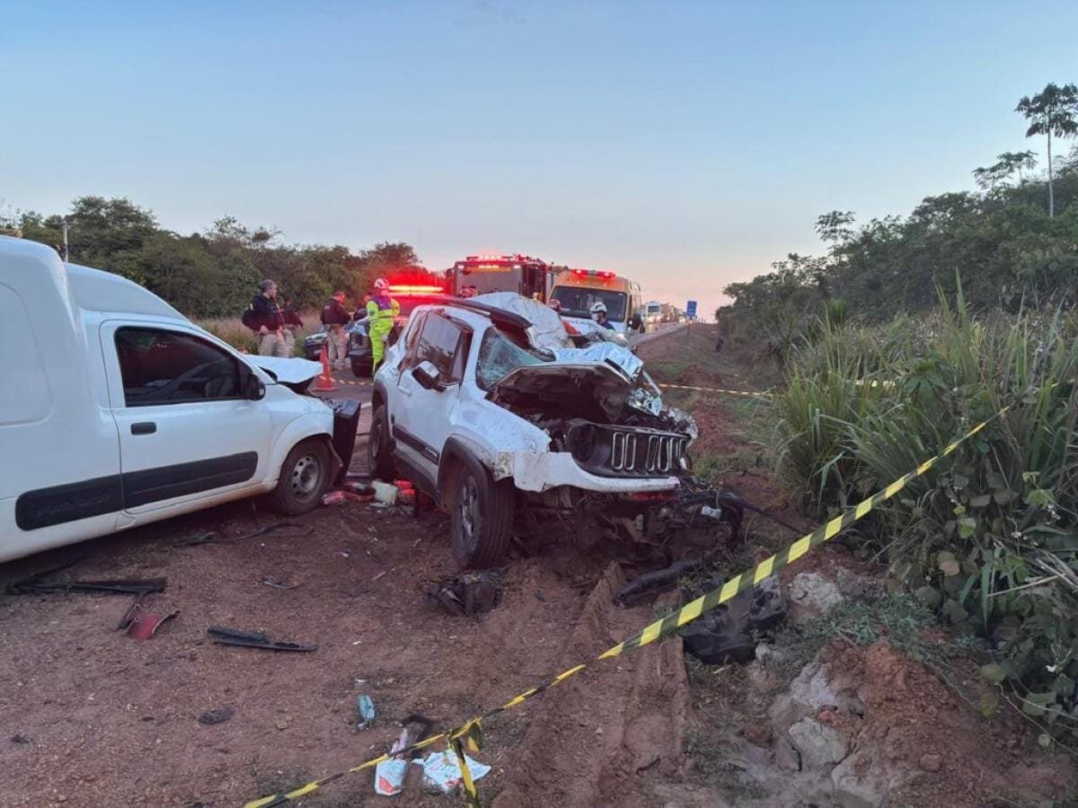Jeep Renegade com drogas se envolve em acidente com veículos e mata traficantes