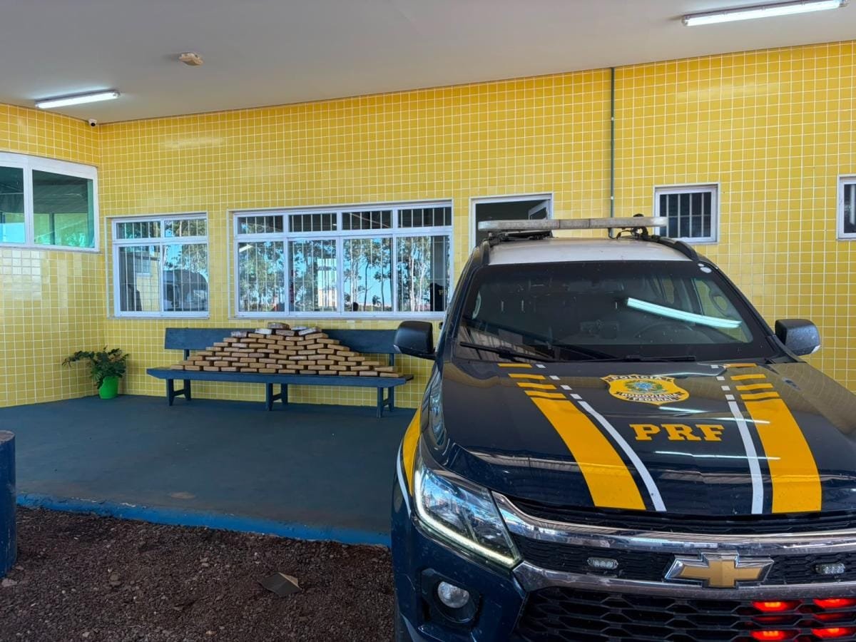 Traficante é preso pela PRF com 75 quilos de drogas em carro na rodovia BR-364