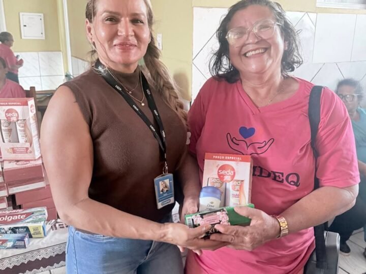 Comper entrega kits de higiene a instituição que acolhe mulheres em recuperação