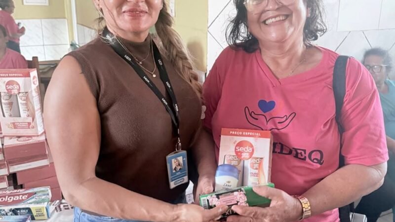 Comper entrega kits de higiene a instituição que acolhe mulheres em recuperação