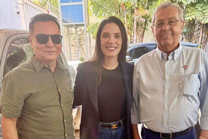 Riva aconselha filha a fazer aliança com Jayme Campos