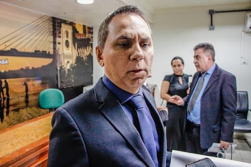 Dilemário ganha força para substituir Paula na Mesa