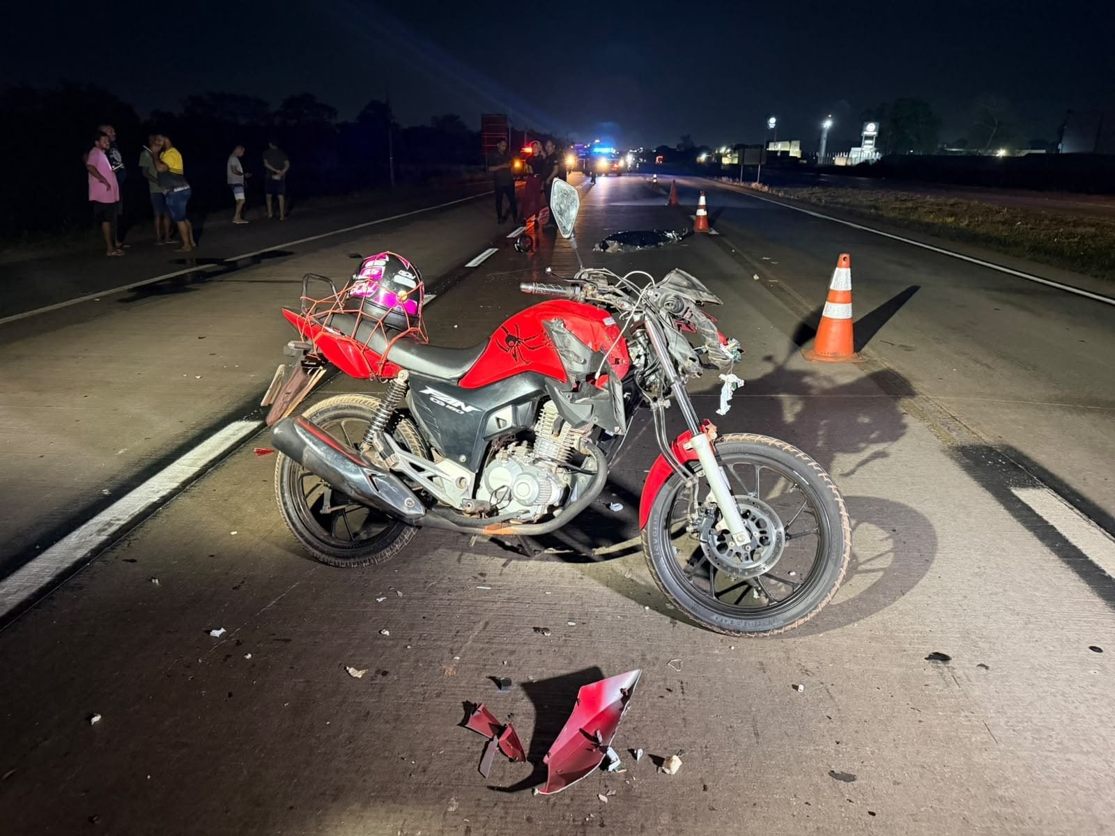 Jovem de 19 anos morre após bater motocicleta em boi na rodovia BR-364 em Cuiabá