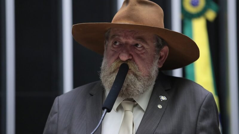 Barbudo contesta R$ 525 bilhões do Plano Safra e ataca Governo Lula