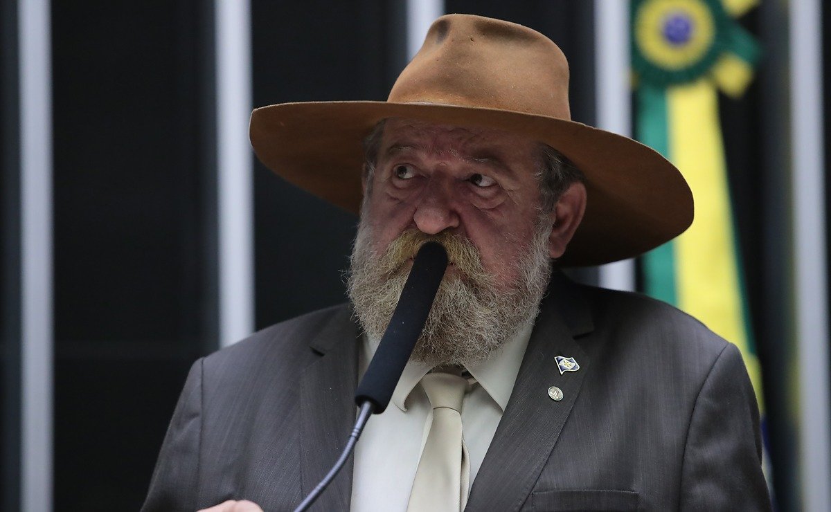 Barbudo contesta R$ 525 bilhões do Plano Safra e ataca Governo Lula