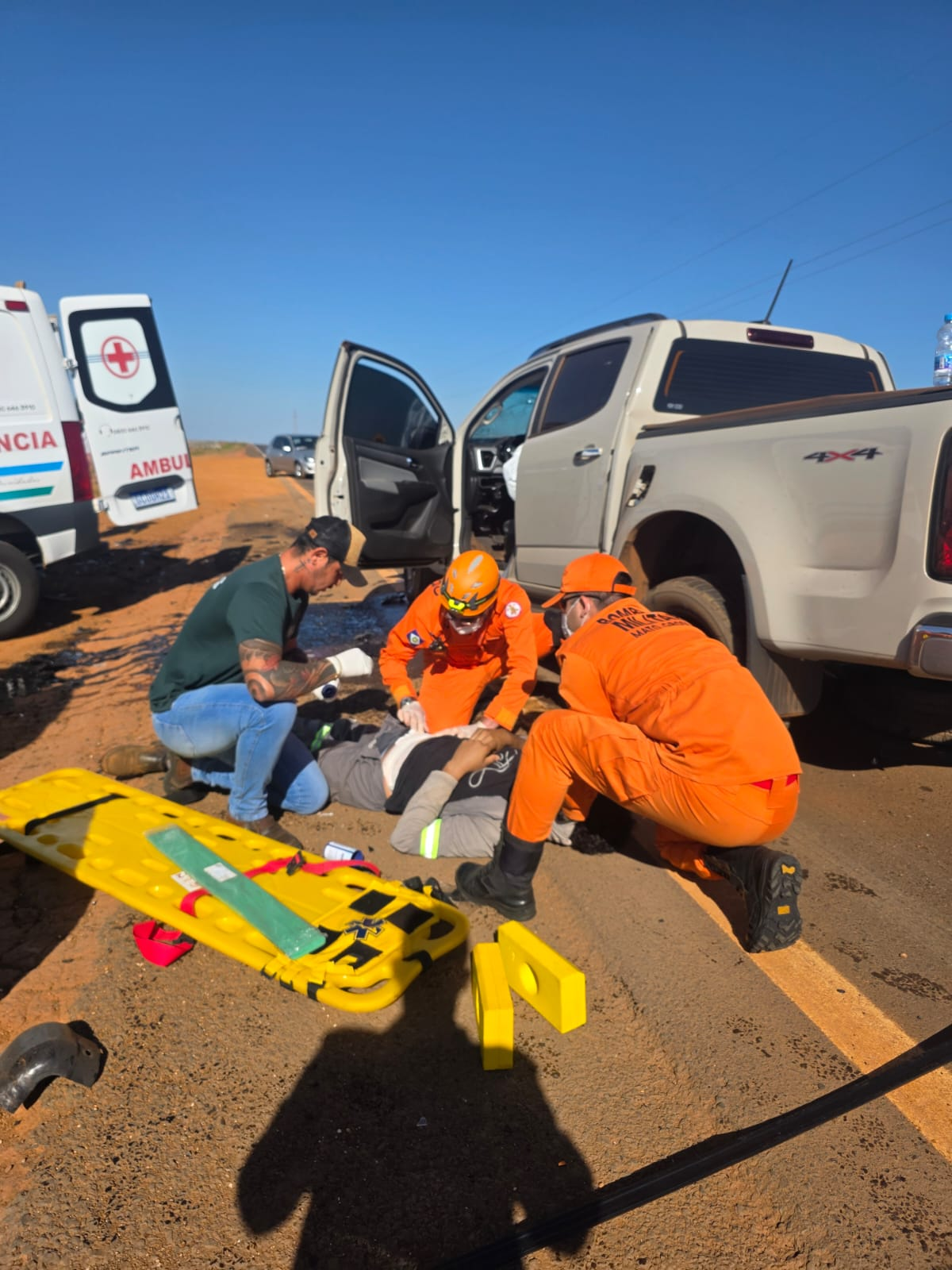 Batida entre caminhonetes deixa vítimas feridas em estado grave na rodovia BR-364