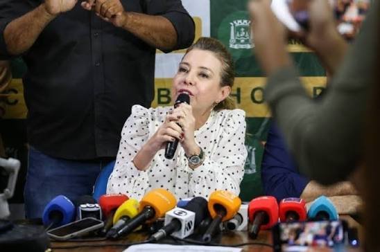 Flávia Moretti condiciona apoio ao Governo à assinatura de compromissos com VG