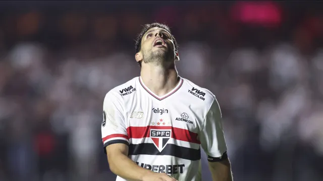 Calleri encerra seca contra maior vítima e ‘dá resposta’ em meio à novela