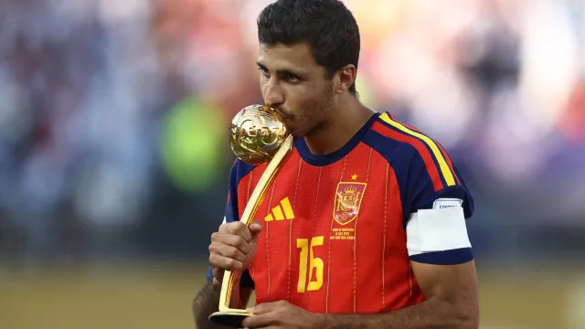 Real Madrid acelera por Rodri e prepara venda de peso para Mourinho