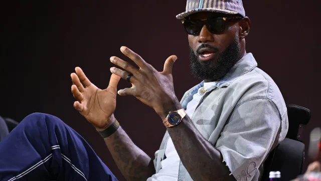 LeBron James abala NBA e é arrasado por Trump: “Talvez seja racista”