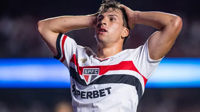 São Paulo é ignorado por dias, mas tenta manter ‘viva’ saída de Tapia à MLS