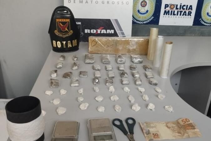 Rotam prende foragido por homicídio com tablete de maconha e porções de cocaína