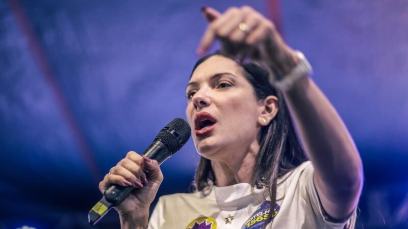 Janaina defende ampliação do tratamento contra o câncer e cobra descentralização da saúde