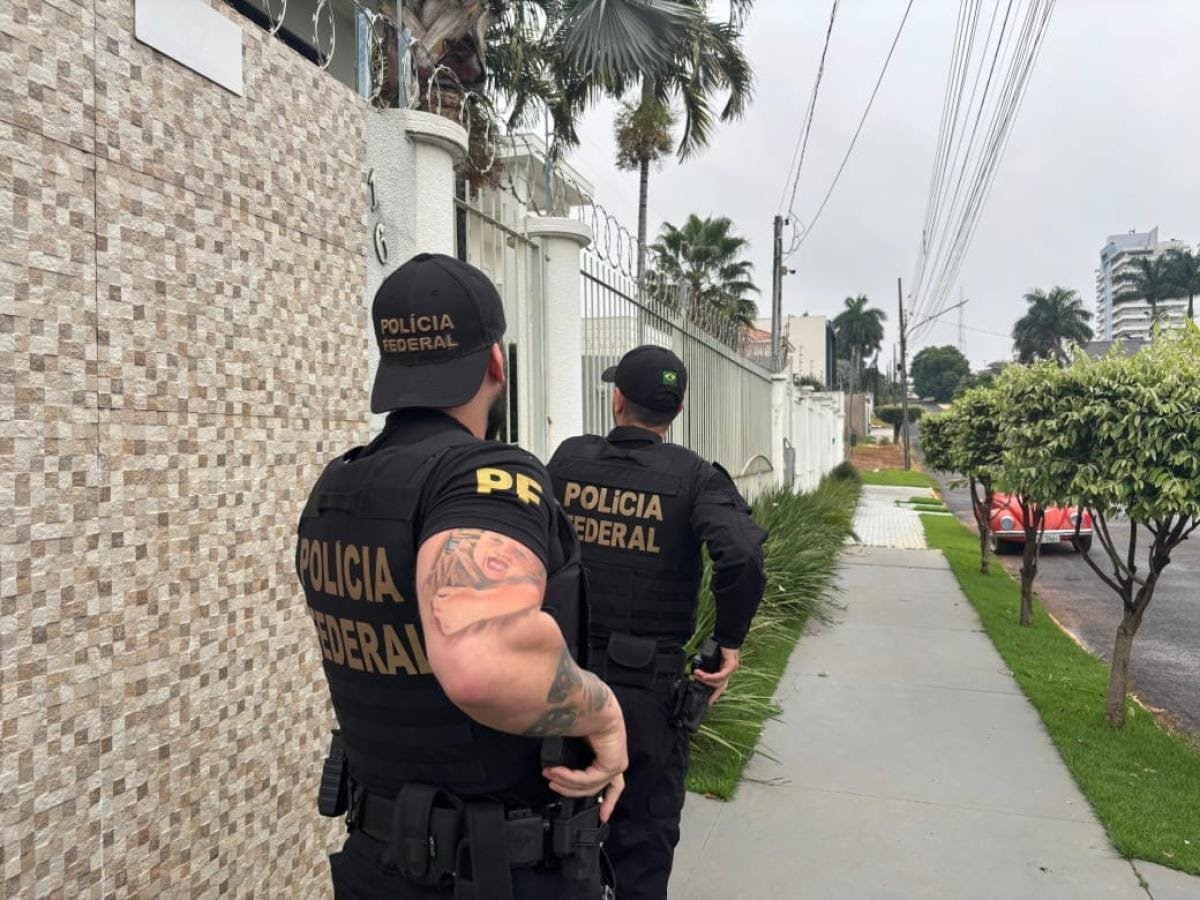 Polícia Federal faz operação contra posse ilegal de armas de fogo e cumpre mandado em Cuiabá