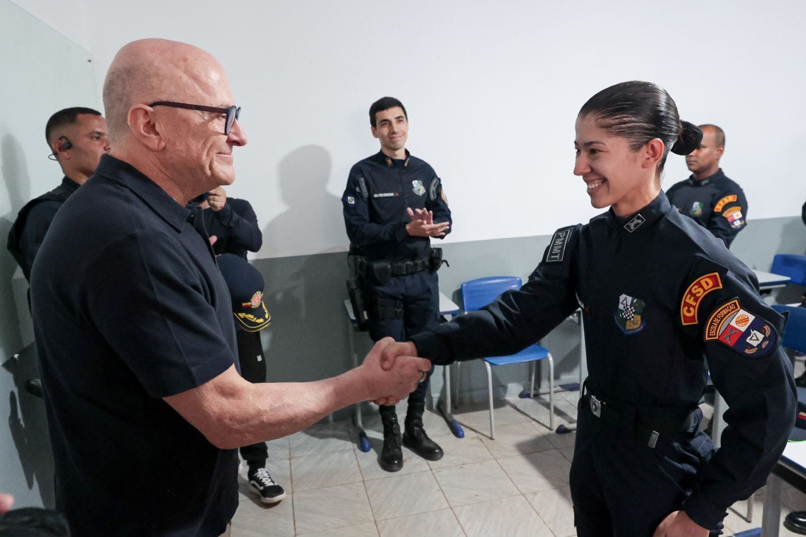Pivetta se emociona com agradecimento de policial militar durante formação