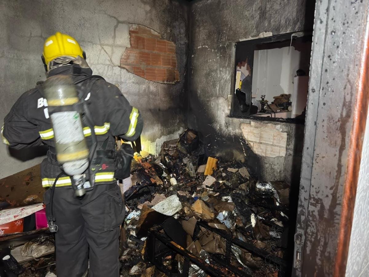Homem ameaça ex-mulher e ateia fogo em residência com filhas dentro em Cuiabá