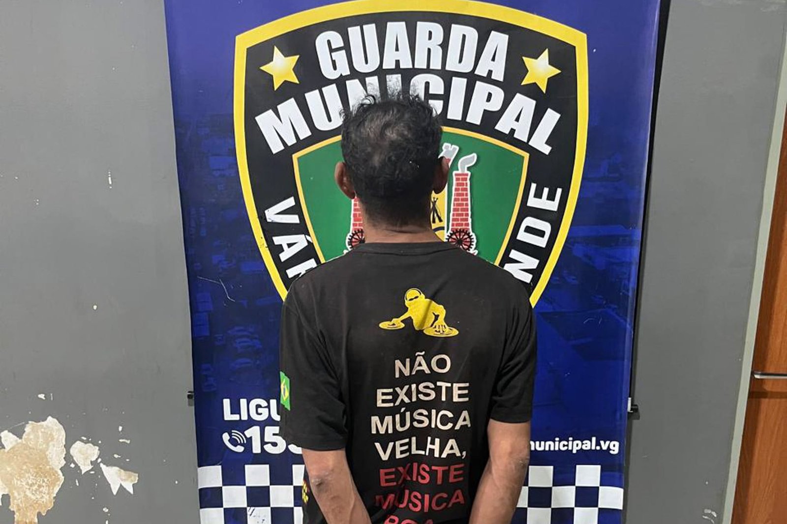 Homem ateia fogo próximo à UTI e à maternidade do Pronto-Socorro de Várzea Grande
