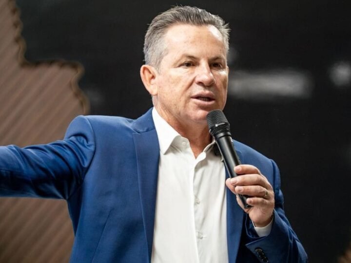 Mauro Mendes questiona Fávaro por R$ 29 milhões para patrolar estradas em Jangada