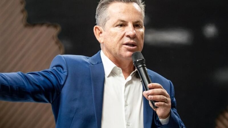 Mauro Mendes questiona Fávaro por R$ 29 milhões para patrolar estradas em Jangada