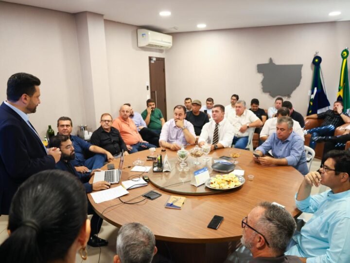 Prefeitos aprovam mudanças no estatuto da AMM e antecipam eleição com mandato maior