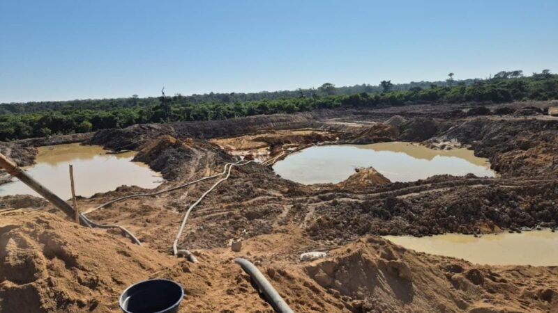 Polícia Ambiental fecha garimpo ilegal e apreende máquinas na região norte de Mato Grosso