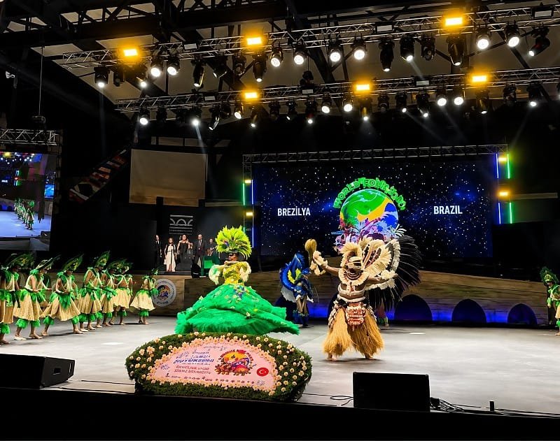 Grupo Flor Ribeirinha conquista pentacampeonato mundial de folclore em festival na Turquia