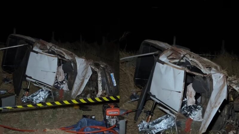 Carro capota após bater em carreta estacionada; motorista  morre e carona fica ferido