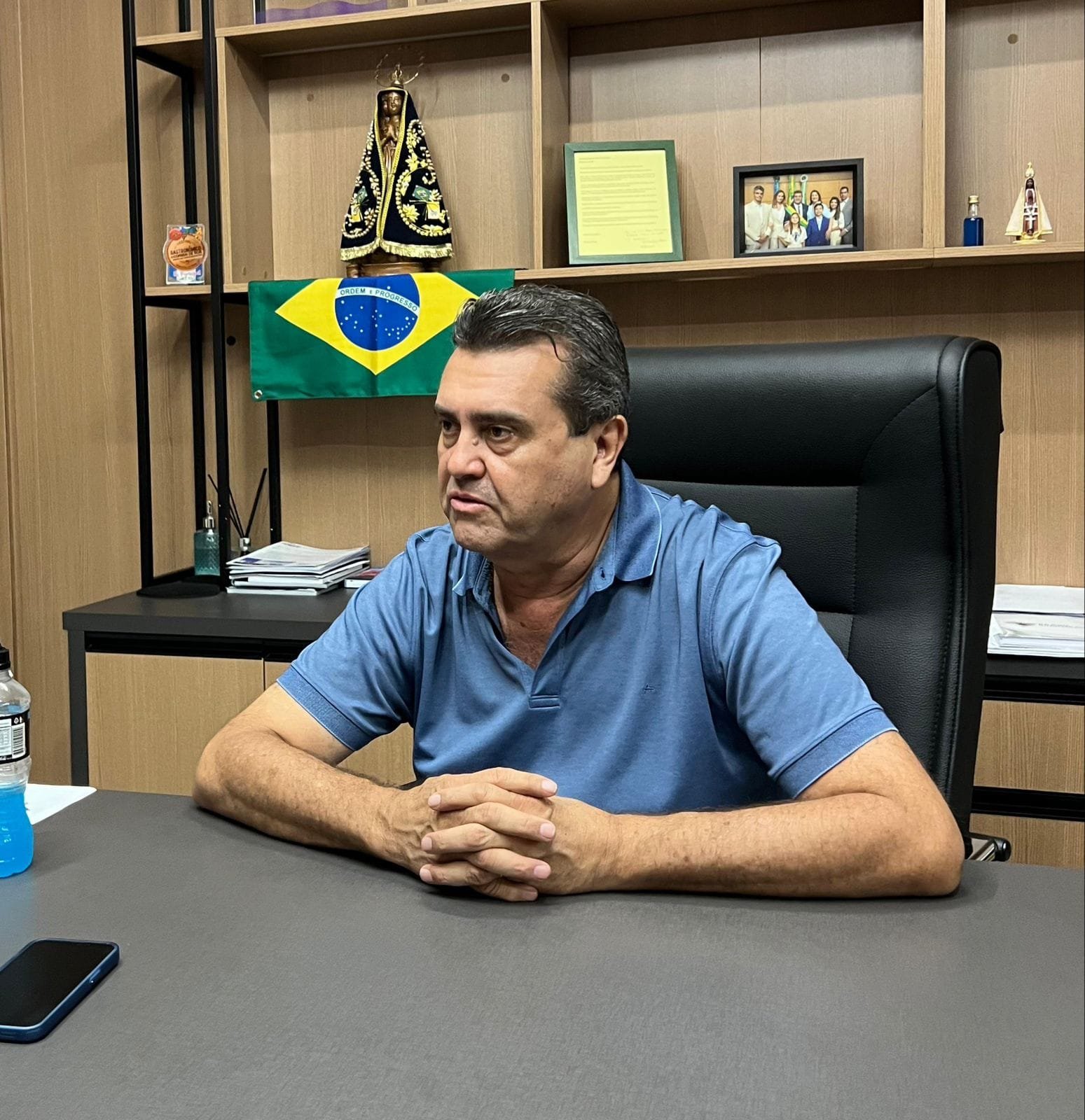 Prefeito do PL desafia Ananias e mantém apoio a Pivetta: “Se me expulsar, fazer o quê?”